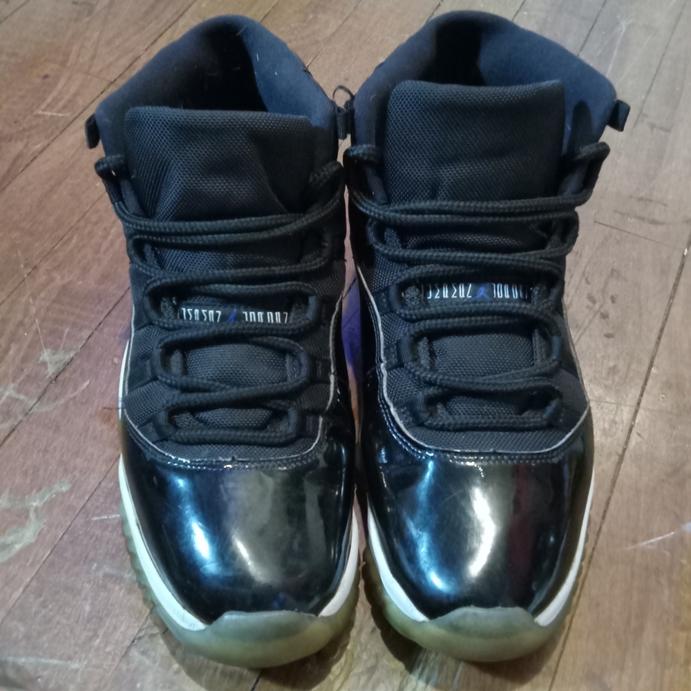 AIR JORDAN RETRO 11 SPACE JAMS SIZE 12